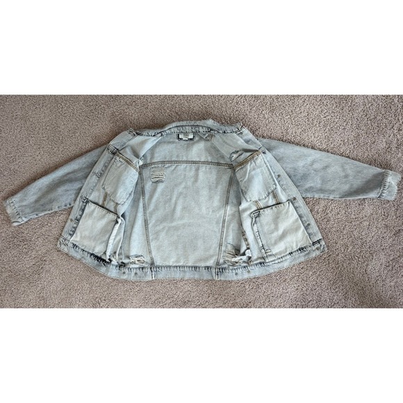 Forever 21 Distressed Denim Jacket Light Wash Oversized Jean Trucker Small - Picture 10 of 16